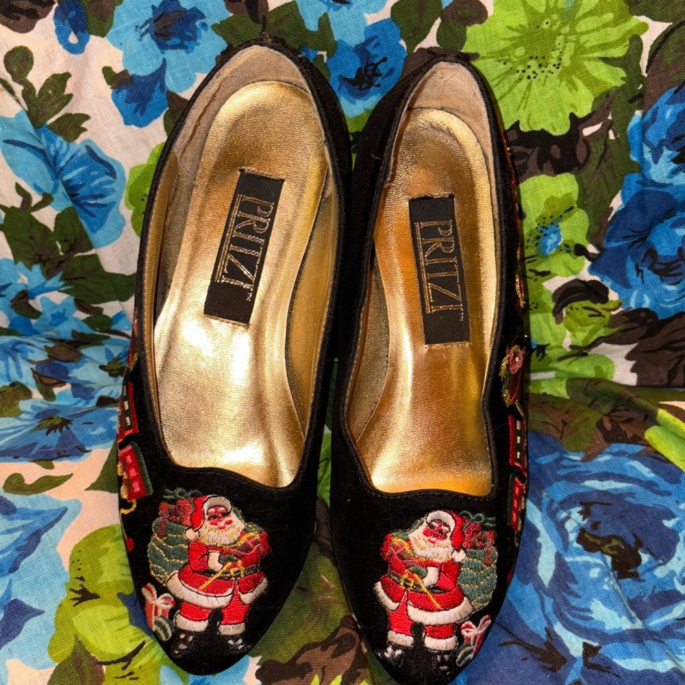 Vintage Pritzi embroidered christmas flats size 5.5